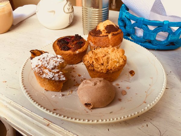Comment réussir un gâteau opéra traditionnel avec une ganache au café et glaçage au chocolat?